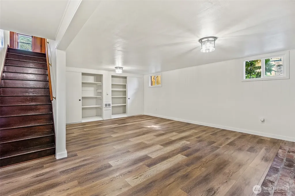 4208 51st Avenue NE Seattle WA 98105