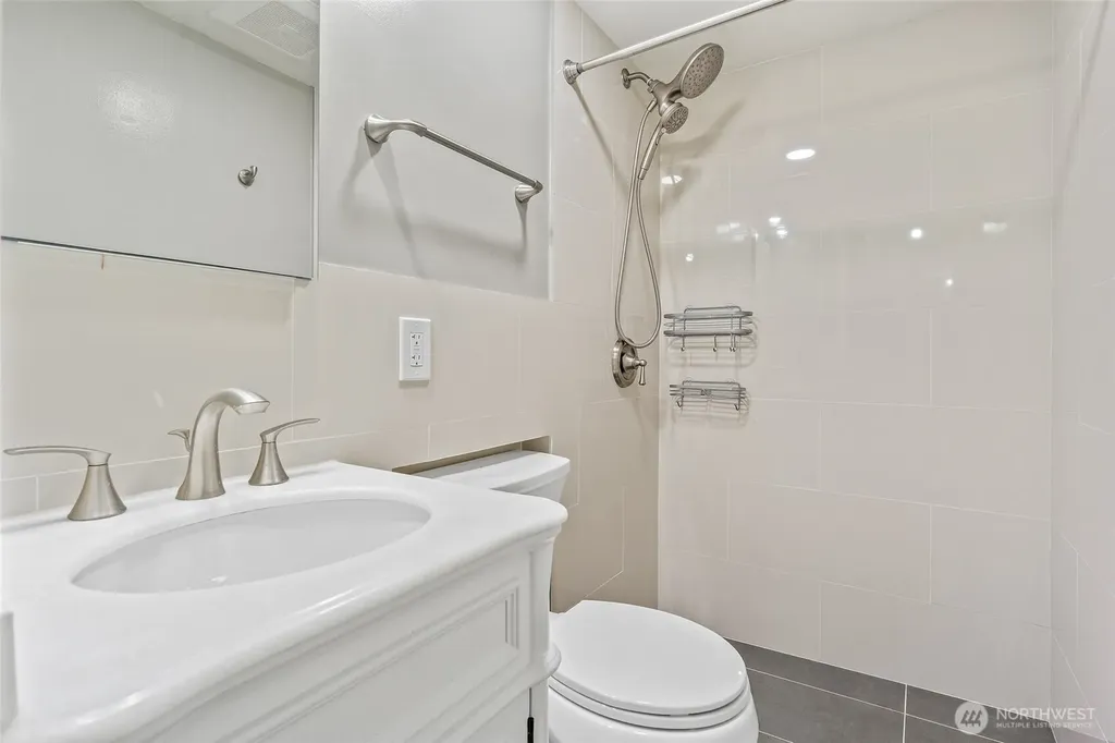 4208 51st Avenue NE Seattle WA 98105