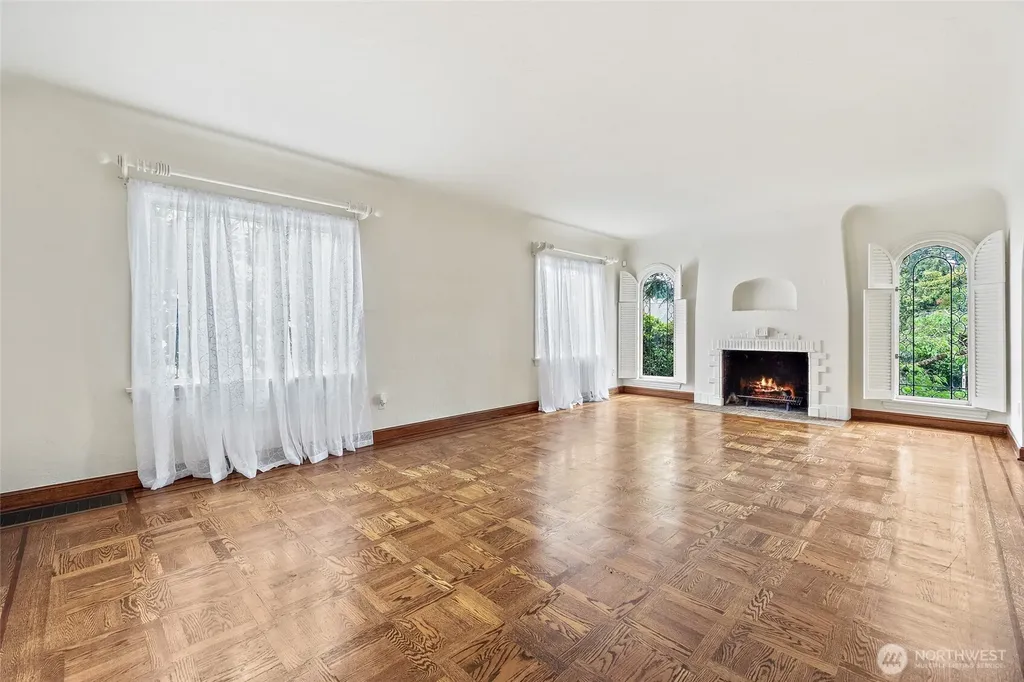 4208 51st Avenue NE Seattle WA 98105