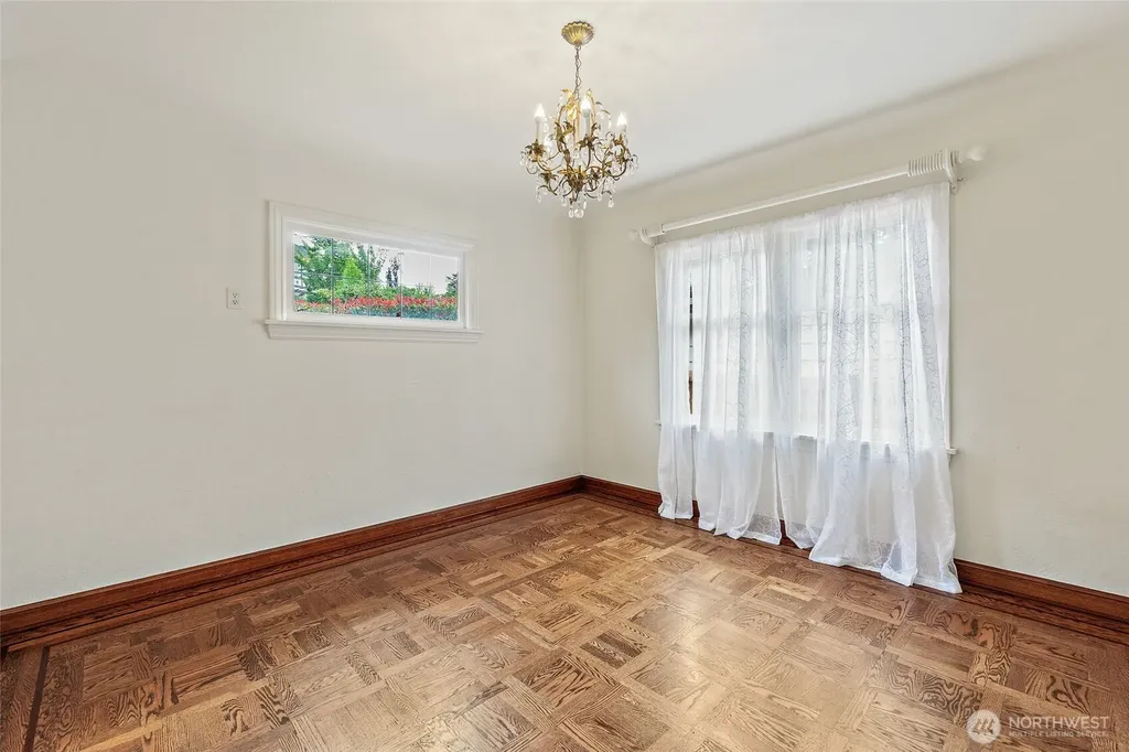 4208 51st Avenue NE Seattle WA 98105