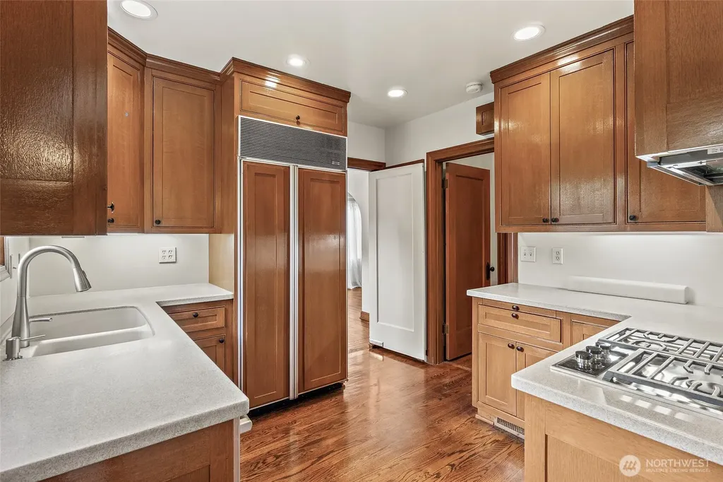 4208 51st Avenue NE Seattle WA 98105