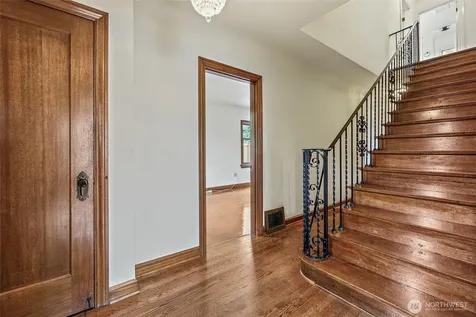 4208 51st Avenue NE Seattle WA 98105