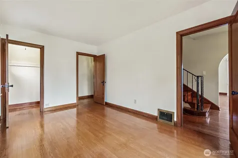 4208 51st Avenue NE Seattle WA 98105