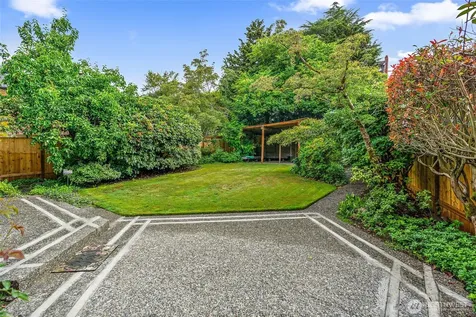 4208 51st Avenue NE Seattle WA 98105
