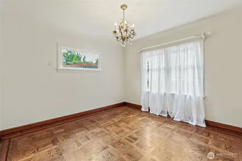4208 51st Avenue NE Seattle WA 98105