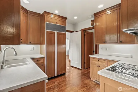 4208 51st Avenue NE Seattle WA 98105