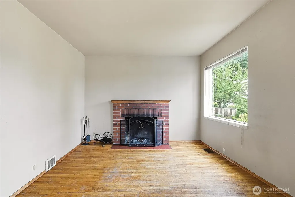 9002 2nd Avenue NE Seattle WA 98115
