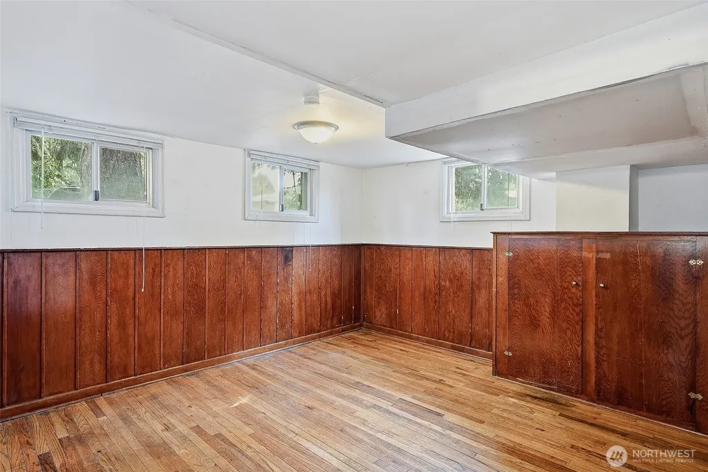 9002 2nd Avenue NE Seattle WA 98115