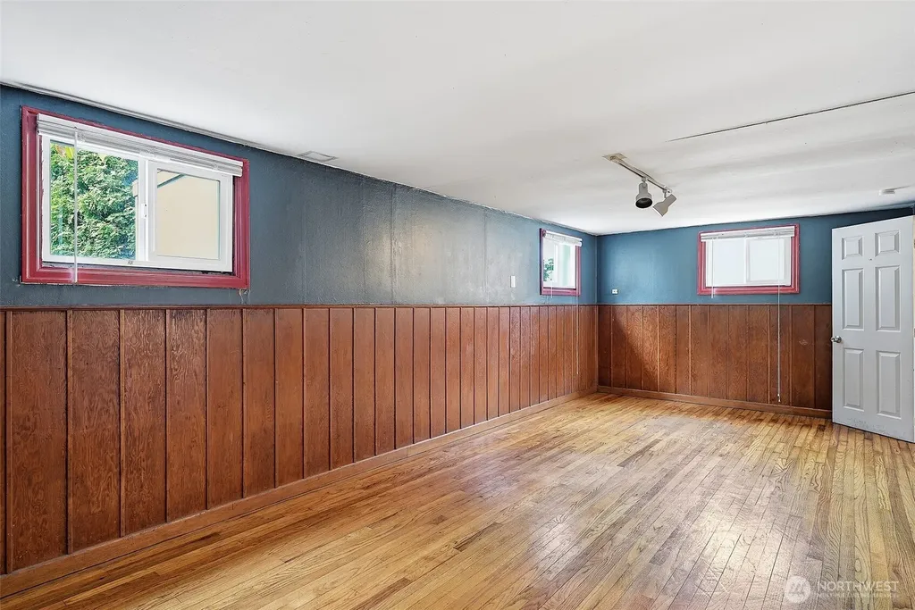 9002 2nd Avenue NE Seattle WA 98115