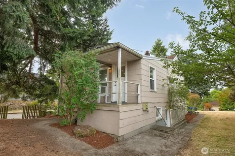 9002 2nd Avenue NE Seattle WA 98115