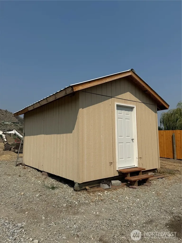 60 Alvarado Road Tonasket WA 98855