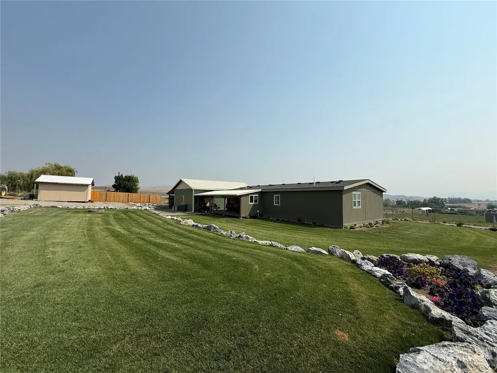60 Alvarado Road Tonasket WA 98855