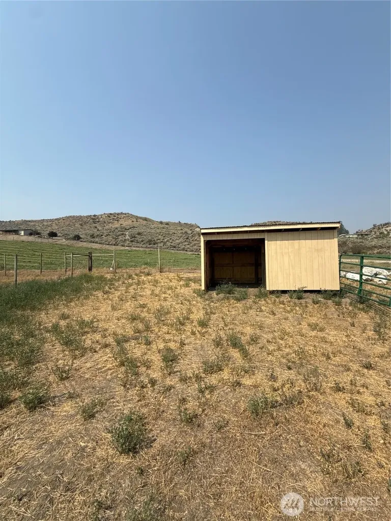 60 Alvarado Road Tonasket WA 98855