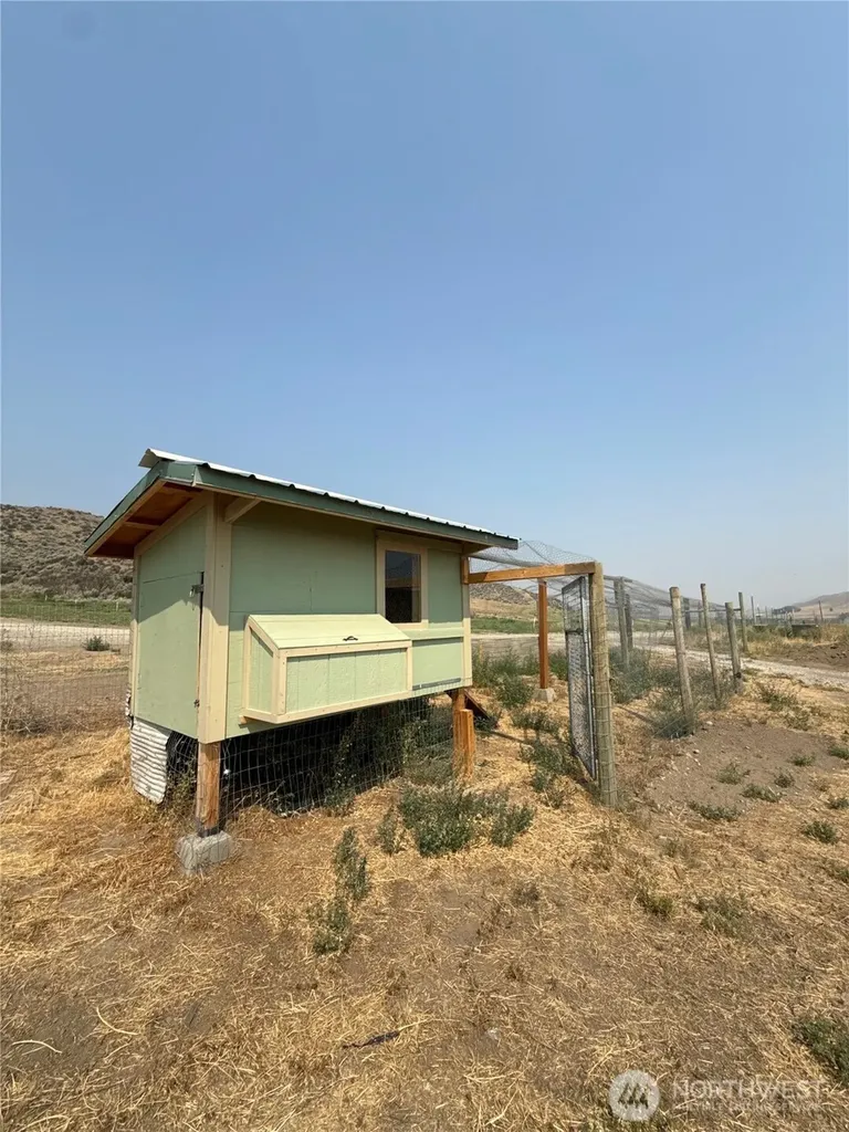 60 Alvarado Road Tonasket WA 98855