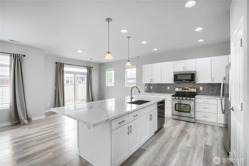 4122 63rd Avenue E Fife WA 98424