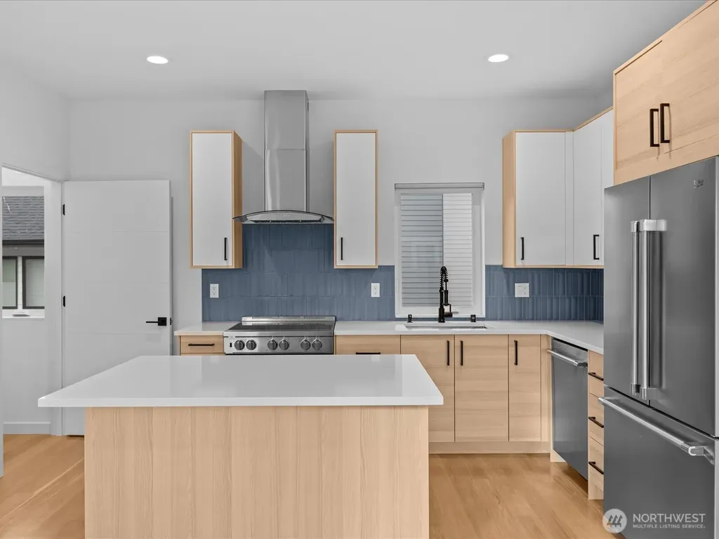 3239 61st Avenue SW Seattle WA 98116