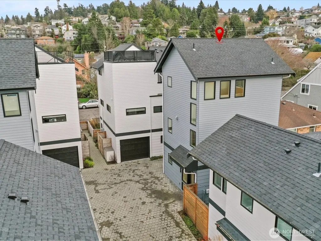 3239 61st Avenue SW Seattle WA 98116