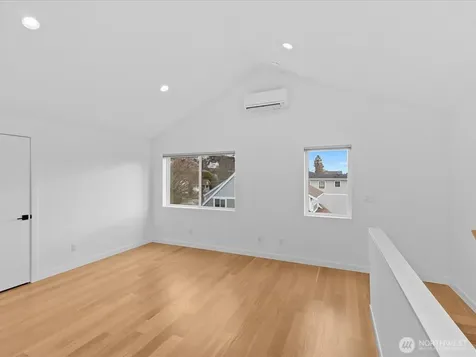 3239 61st Avenue SW Seattle WA 98116