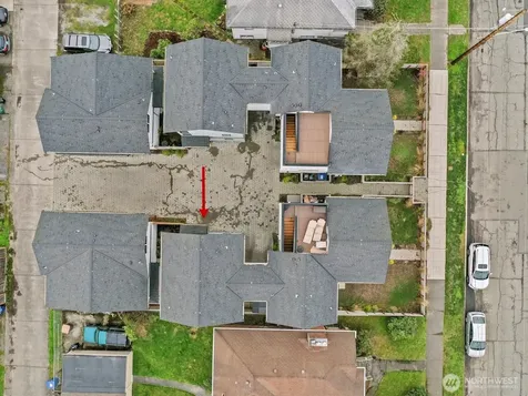 3239 61st Avenue SW Seattle WA 98116