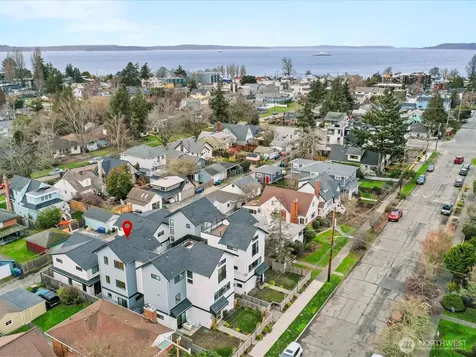 3239 61st Avenue SW Seattle WA 98116