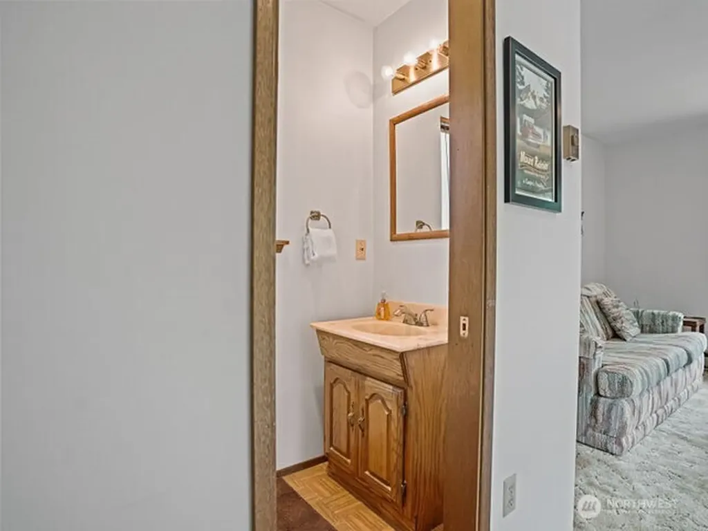 16632 15th Avenue SW Seattle WA 98166