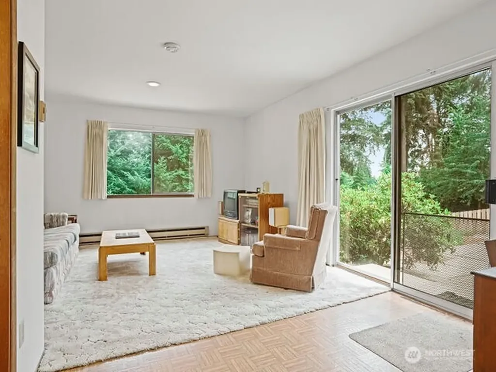 16632 15th Avenue SW Seattle WA 98166