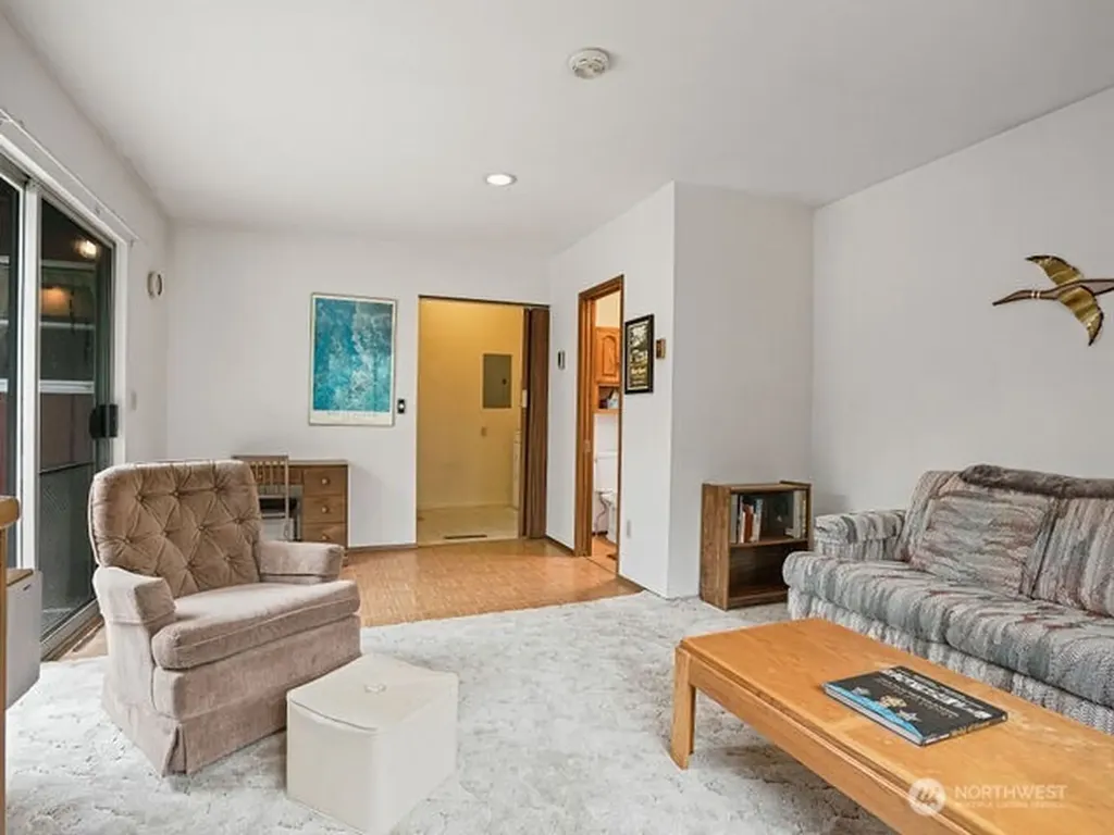 16632 15th Avenue SW Seattle WA 98166