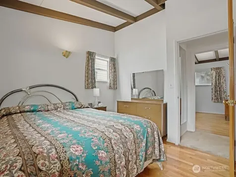 16632 15th Avenue SW Seattle WA 98166
