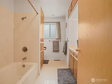 16632 15th Avenue SW Seattle WA 98166