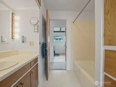 16632 15th Avenue SW Seattle WA 98166