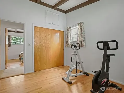 16632 15th Avenue SW Seattle WA 98166