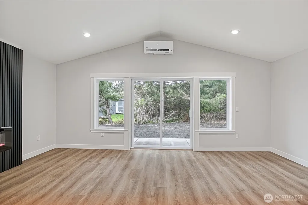 130 Glover Court NE Ocean Shores WA 98569