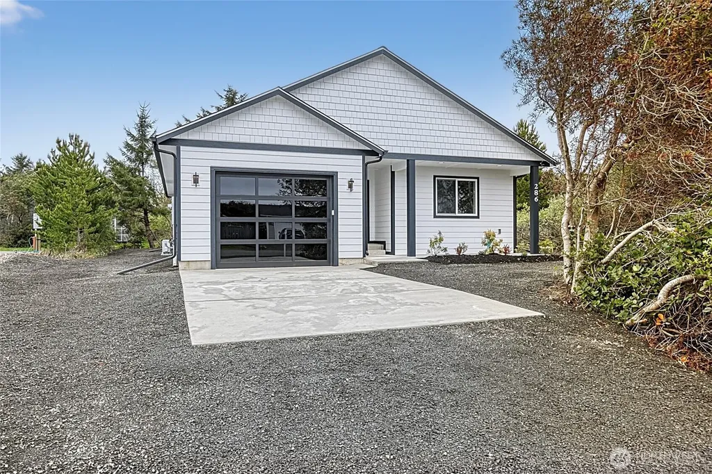 130 Glover Court NE Ocean Shores WA 98569