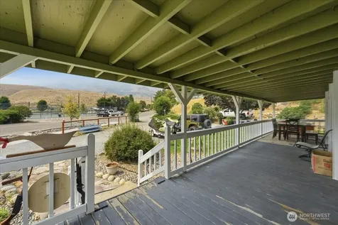 634 Warren Avenue W Pateros WA 98846