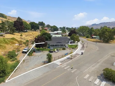 634 Warren Avenue W Pateros WA 98846