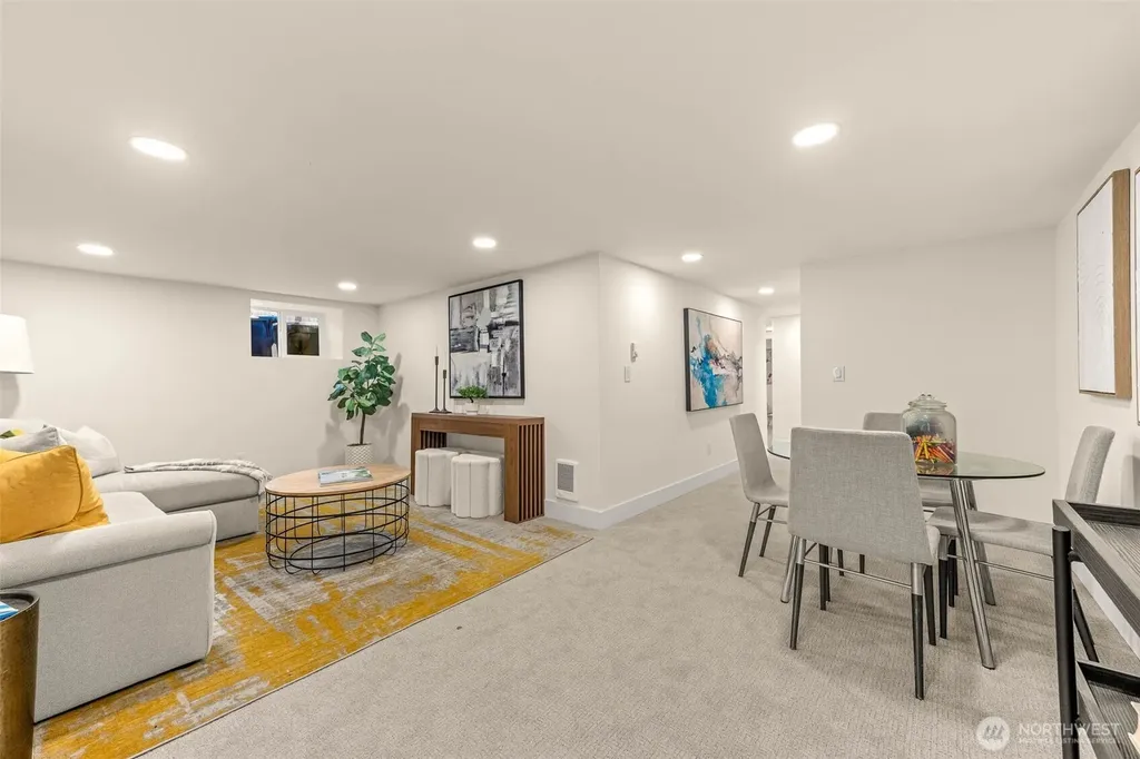 520 30th Avenue E Seattle WA 98112