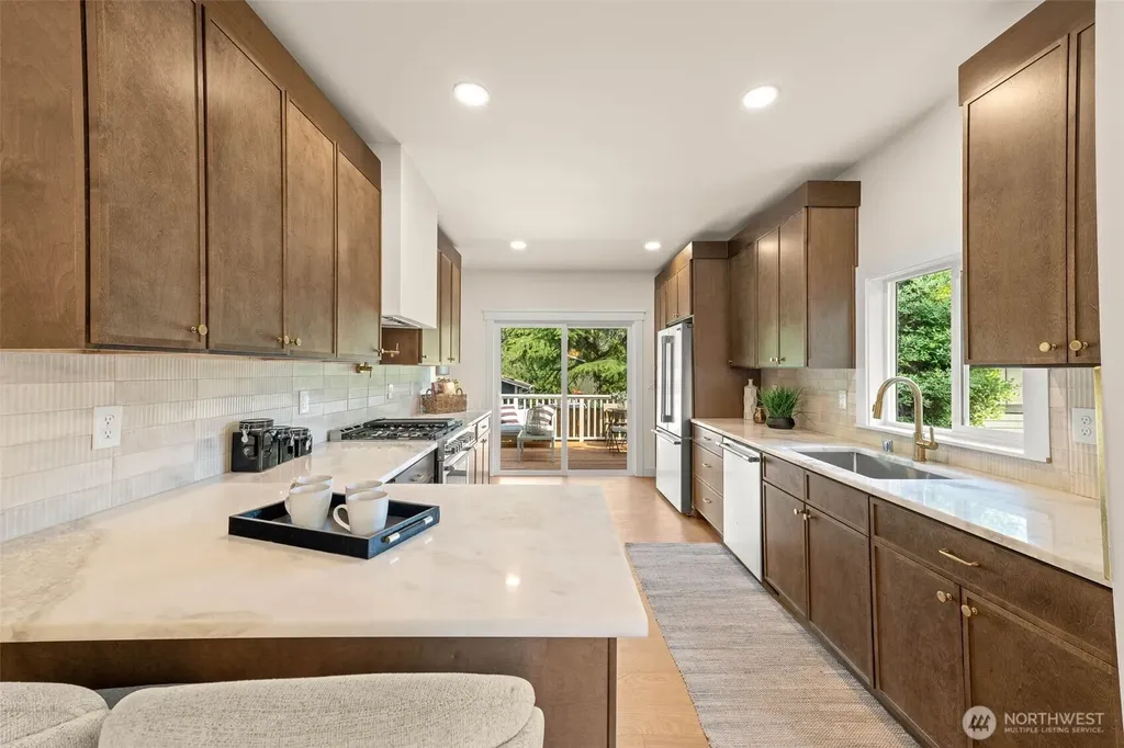 520 30th Avenue E Seattle WA 98112