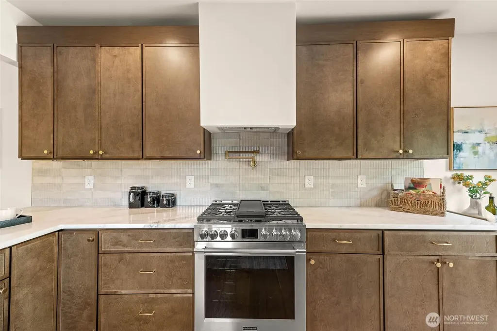 520 30th Avenue E Seattle WA 98112