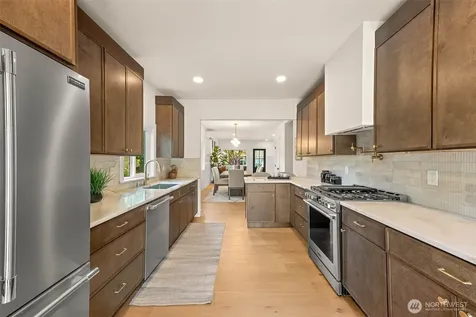 520 30th Avenue E Seattle WA 98112