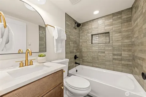 520 30th Avenue E Seattle WA 98112