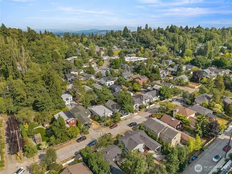 520 30th Avenue E Seattle WA 98112