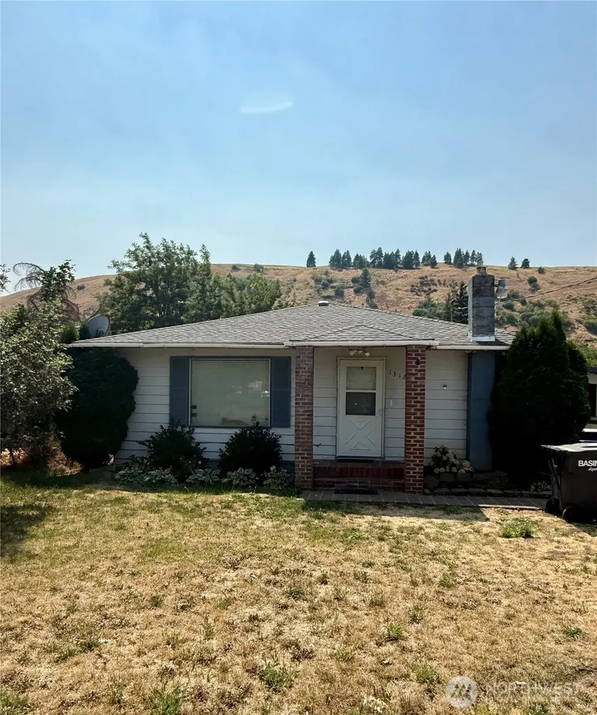 1312 S 4th Street Dayton WA 99328