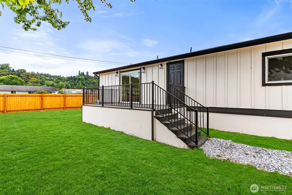 200 10th Avenue N Algona WA 98001