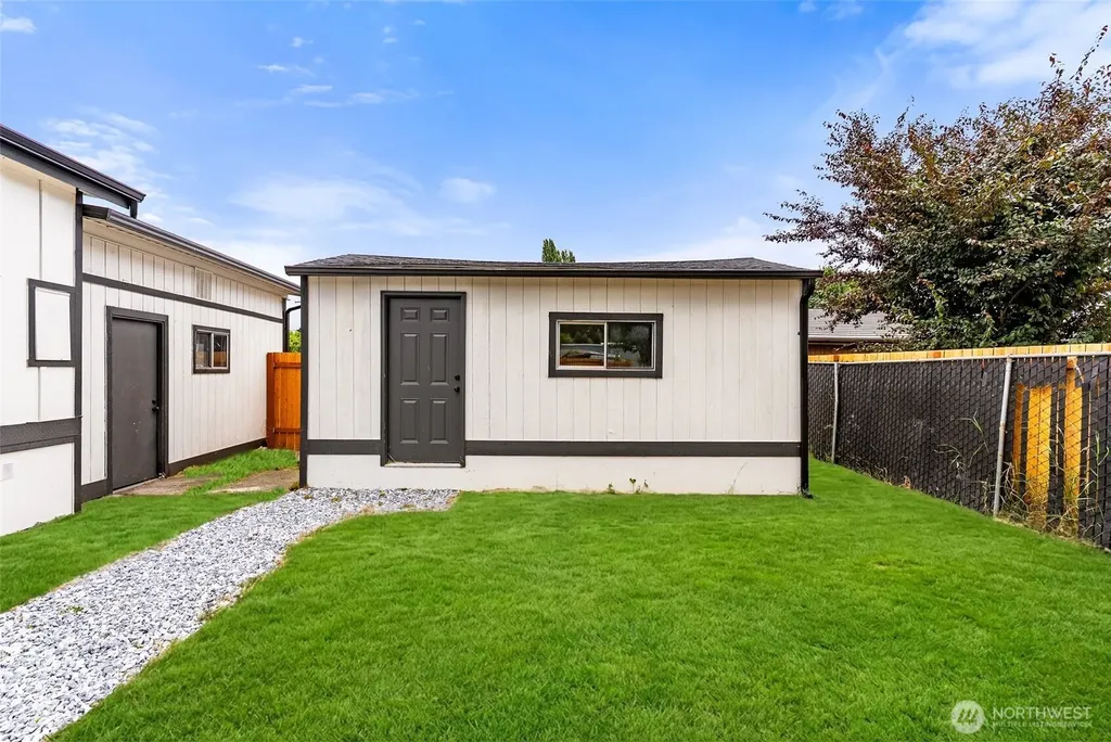 200 10th Avenue N Algona WA 98001