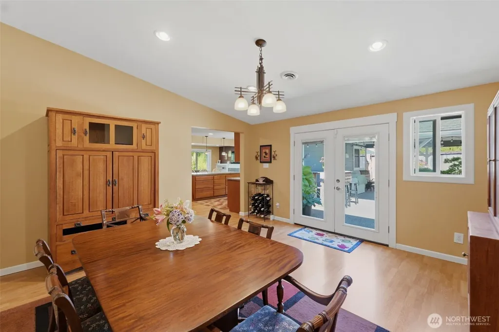 1323 N Heatherwood E Tacoma WA 98406