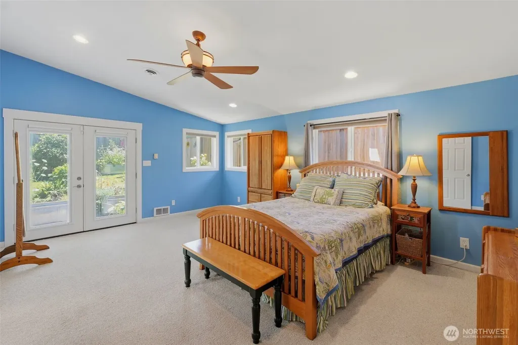1323 N Heatherwood E Tacoma WA 98406