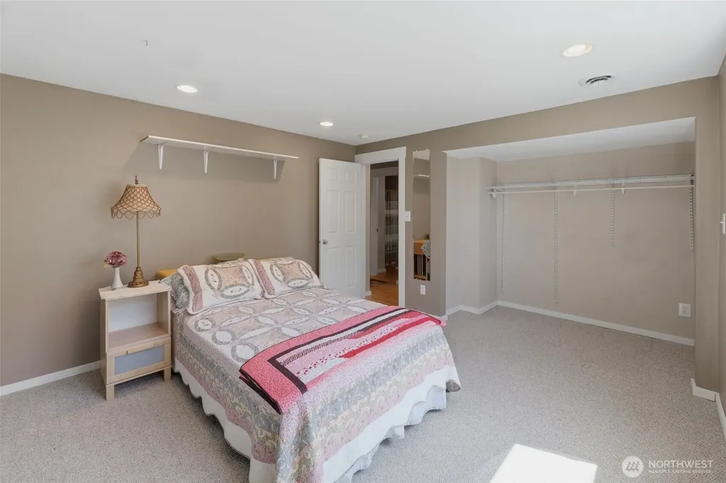 1323 N Heatherwood E Tacoma WA 98406