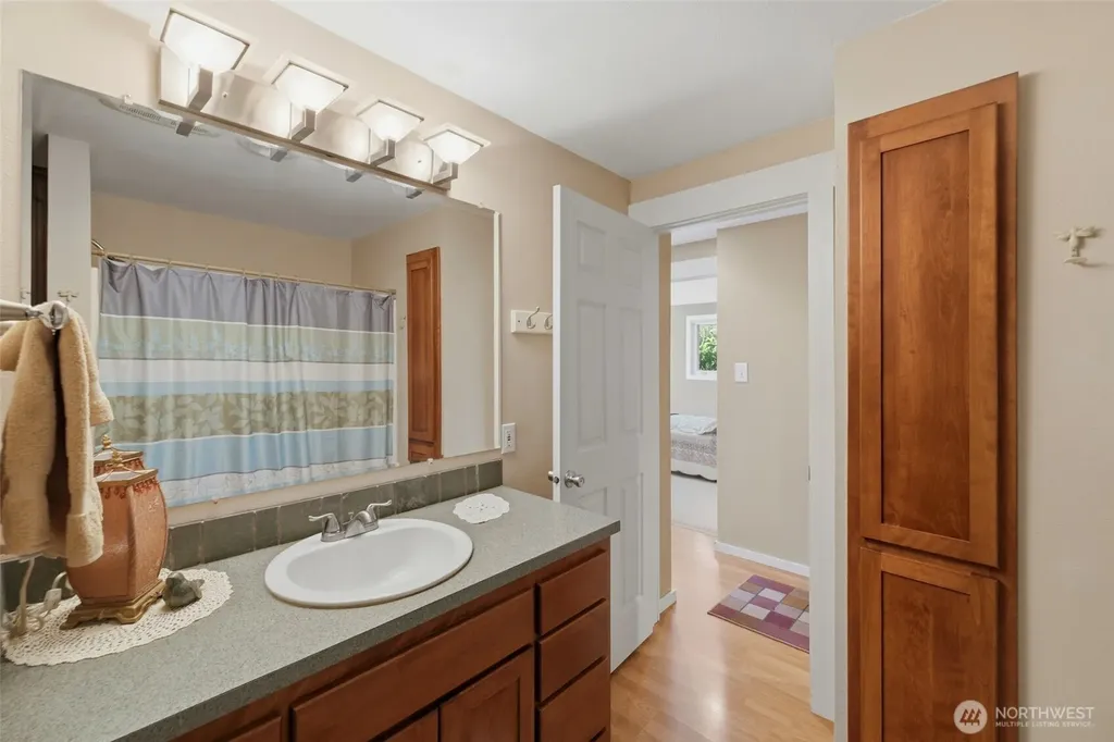 1323 N Heatherwood E Tacoma WA 98406