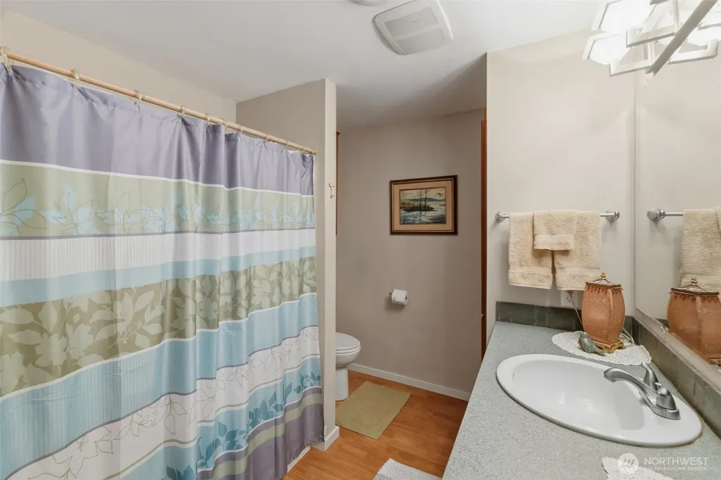 1323 N Heatherwood E Tacoma WA 98406