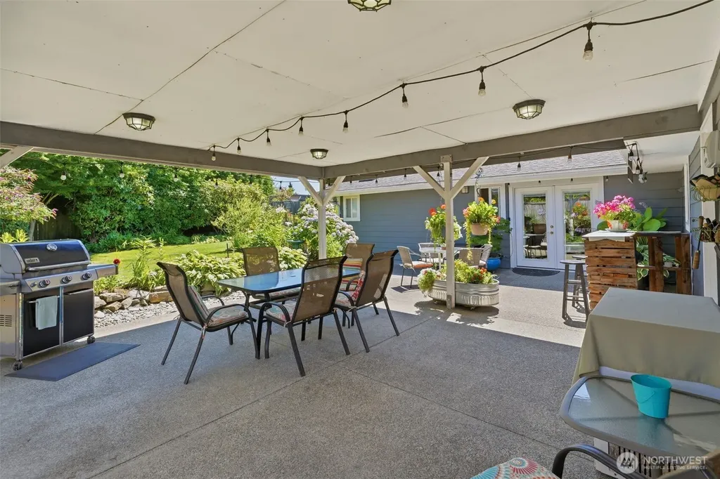 1323 N Heatherwood E Tacoma WA 98406